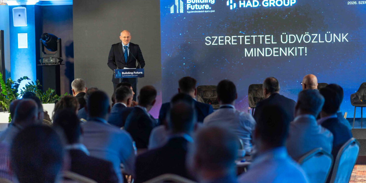 A Building Future – Őszi Építőipari Fórumot Hadnagy Ernő a HAD Group tulajdonosa és ügyvezetője nyitotta meg.